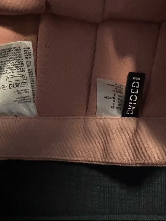 Peach Pink Pleated skirt with White Trim - Picture 2 of 2